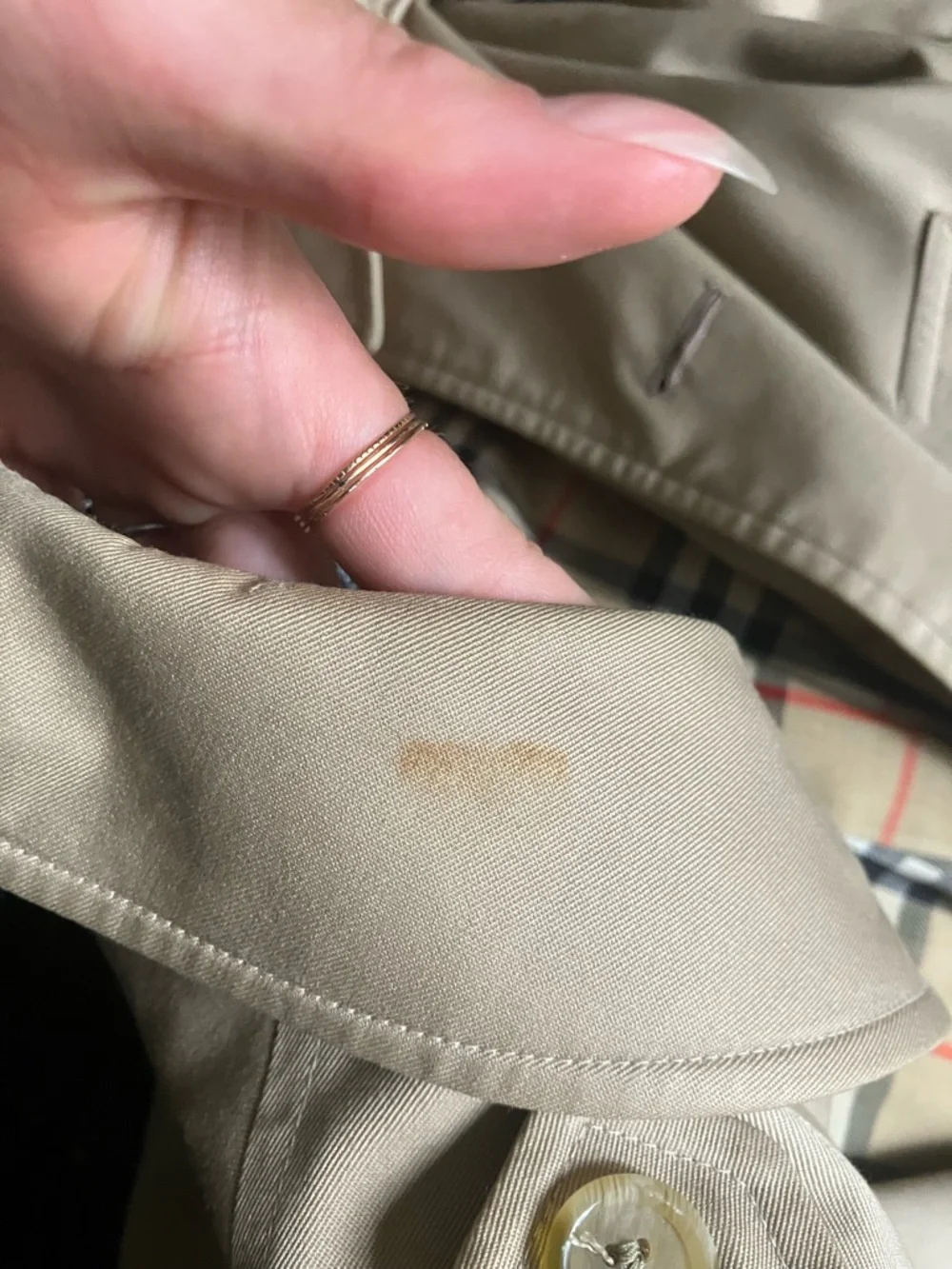 Burberry/Burberrys' Vintage Beige Double-Breasted Long Trench - Picture 7 of 8